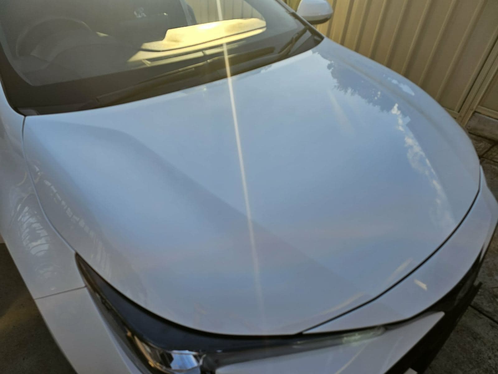 Mirror-gloss bonnet after machine polishing
