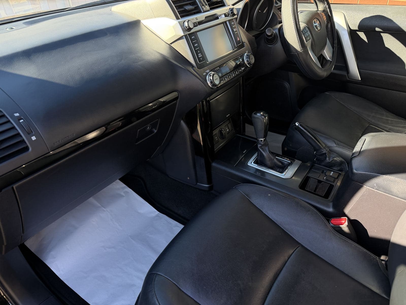 Prado dash and console detailed