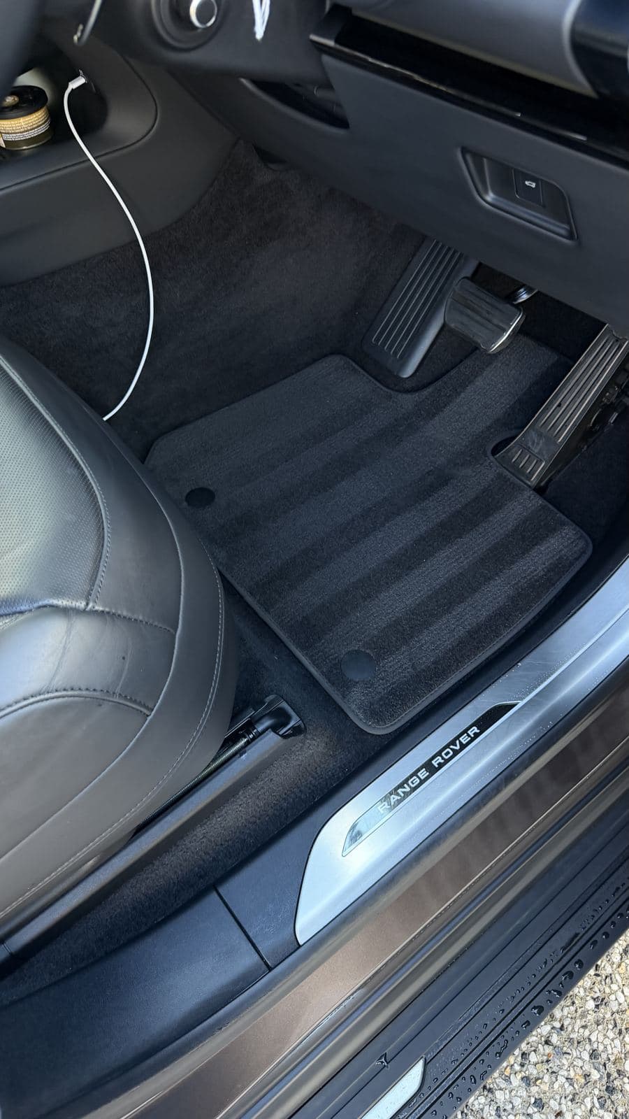 Detailed sill and carpet