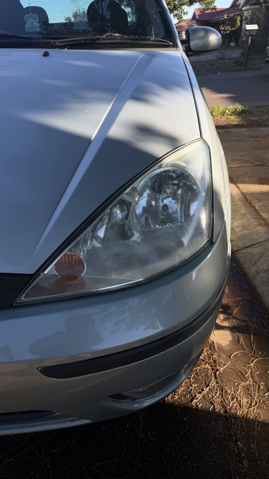 Ford Focus headlight before restoration